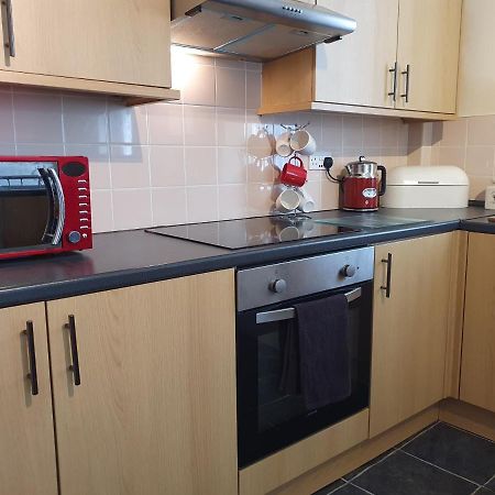 Pomfret House, 3 Bedrooms, Burnley Central, Contractors And Groups First Choice, Free Parking Екстер'єр фото