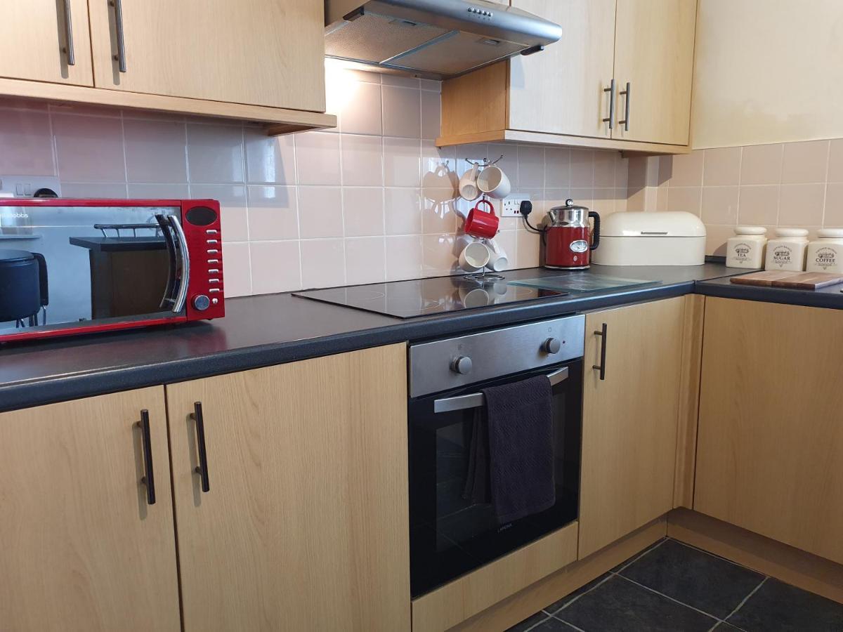 Pomfret House, 3 Bedrooms, Burnley Central, Contractors And Groups First Choice, Free Parking Екстер'єр фото