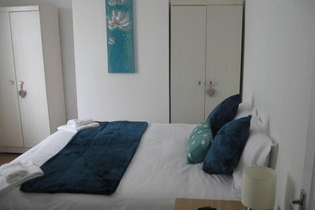 Pomfret House, 3 Bedrooms, Burnley Central, Contractors And Groups First Choice, Free Parking Екстер'єр фото
